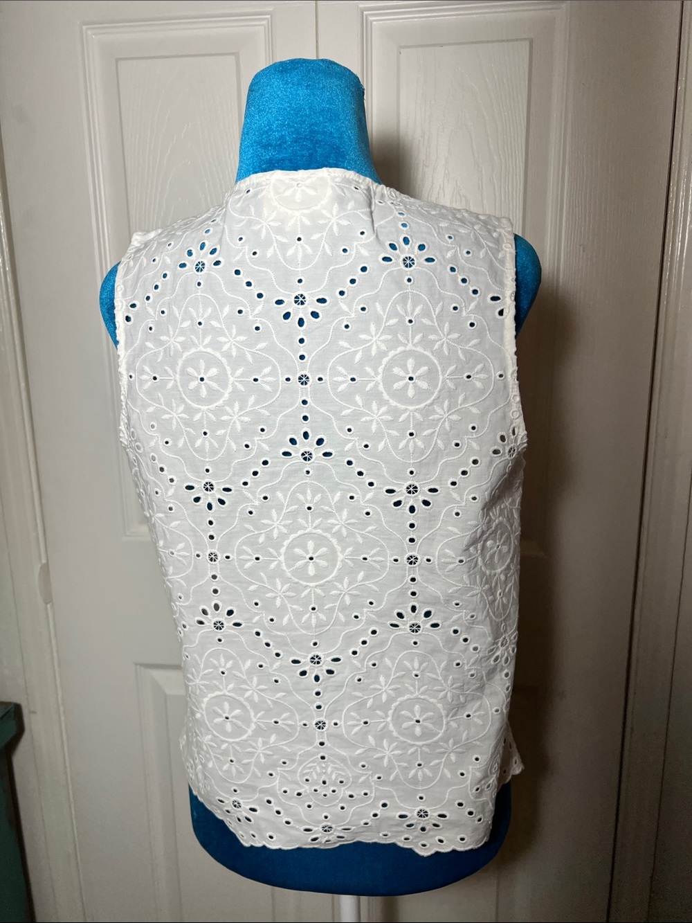 Sezane White Eyelet Button Tank Top - Picture 5 of 8